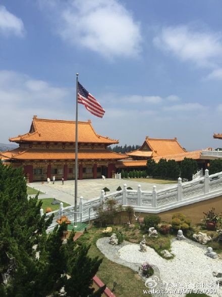 美国加州洛杉矶也有可以烧香拜佛的寺庙